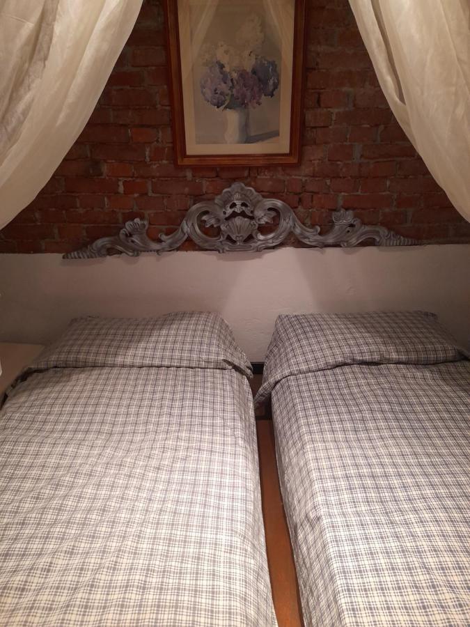 Cottage Sotto Il Faggio Centenario Ameno Luaran gambar