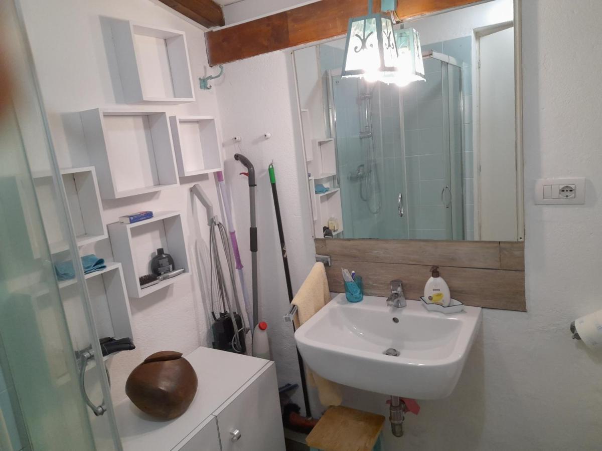 Cottage Sotto Il Faggio Centenario Ameno Luaran gambar